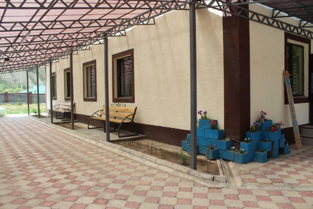 Отель Гостевой дом Mount Yard Каракол Экстерьер фото